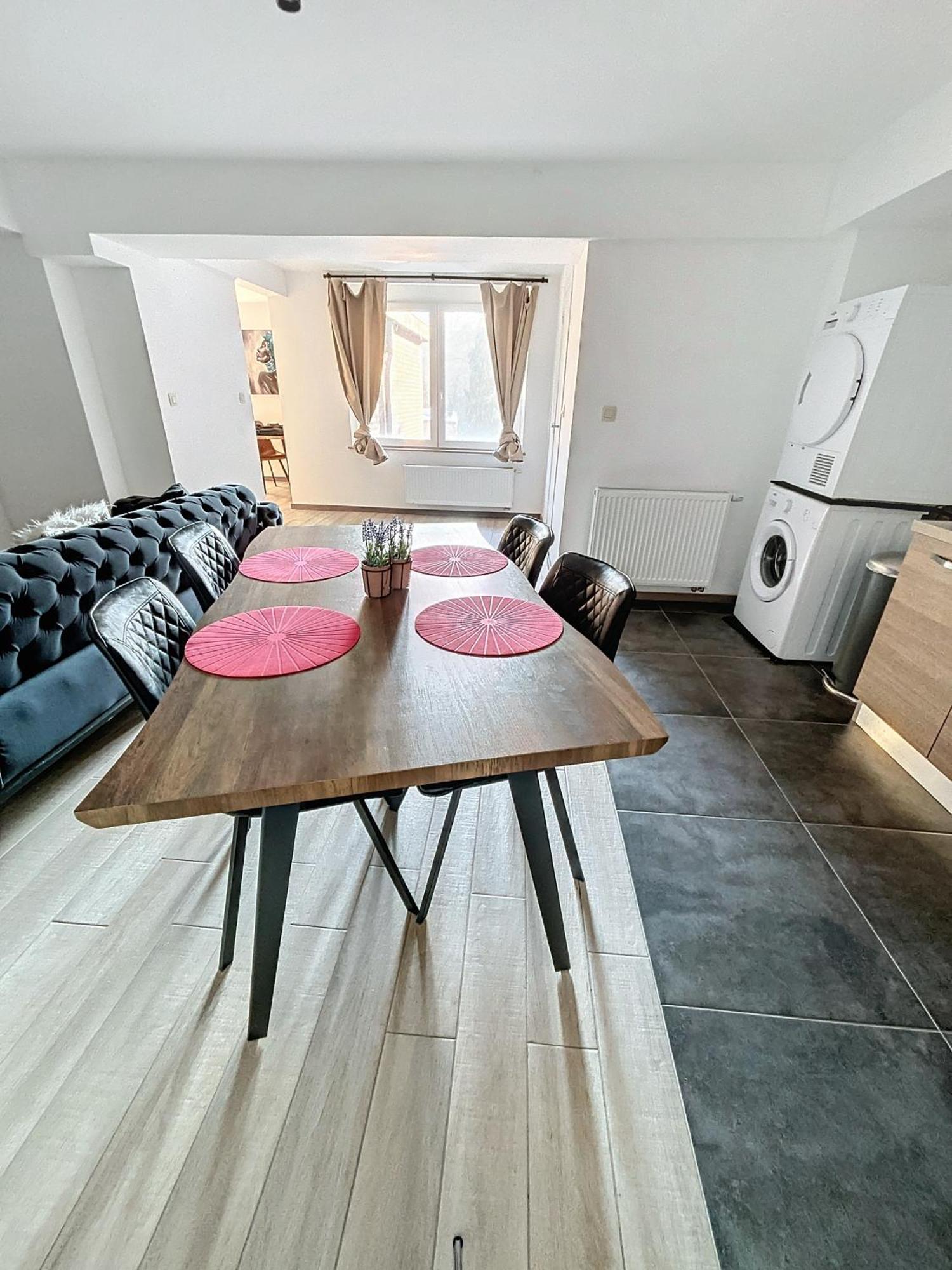 Nomad Apartments - Henin Charleroi Zimmer foto